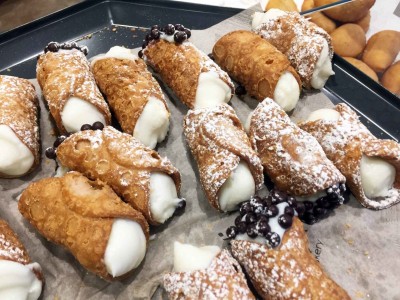 La bontà dei cannoli siciliano (immagine internet)