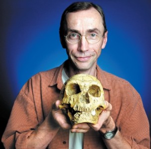 Svante Pääbo, il padre della paleogenetica premio Nobel per la medicina nel 2022, lo scienziato che per primo ha messo a punto le tecniche per estrarre e decodificare il DNA antico (immagine dalla rivista Nature, 2014)